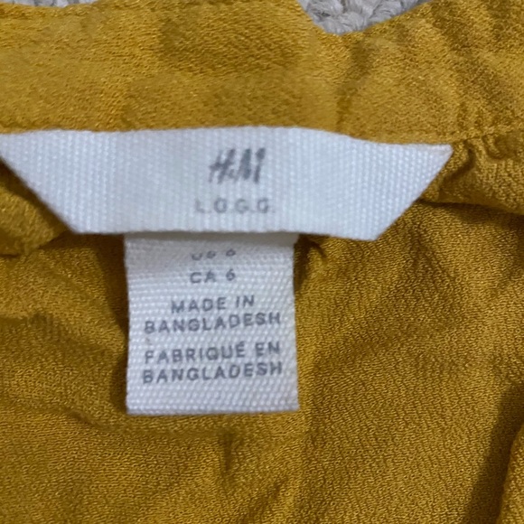 H&M Chiffon-style Top - Picture 2 of 4